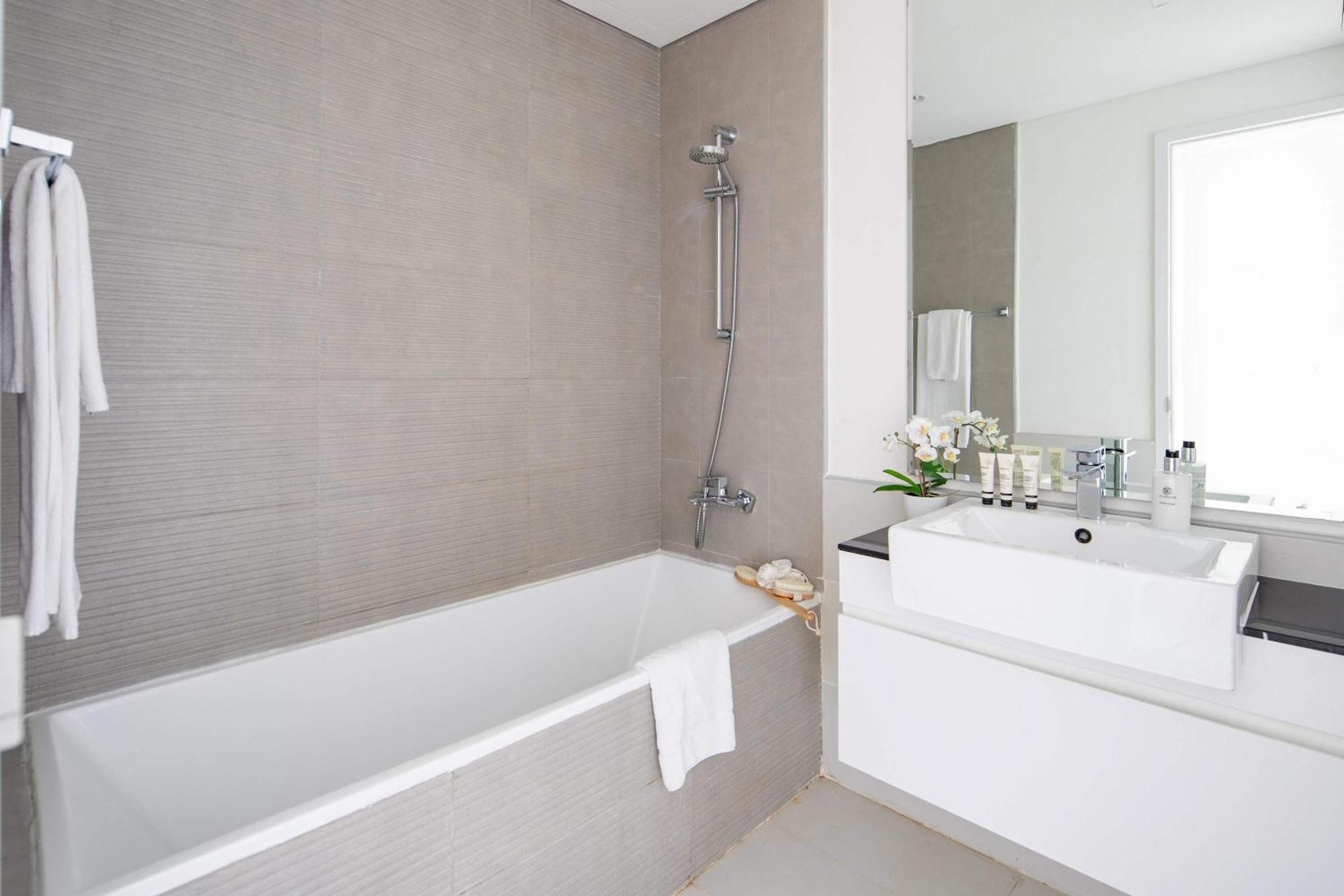 Frank Porter - The Pulse Residences Dubaï Extérieur photo